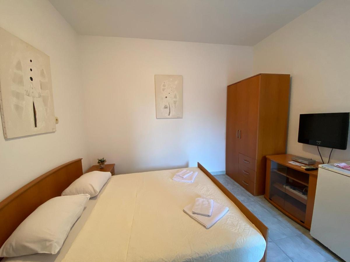 Apartments Mandarina Garden Petrovac ภายนอก รูปภาพ