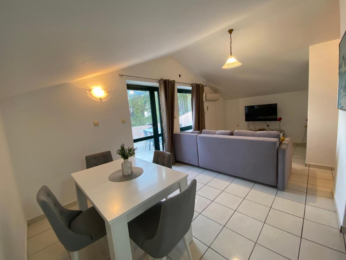 Apartments Mandarina Garden Petrovac ภายนอก รูปภาพ