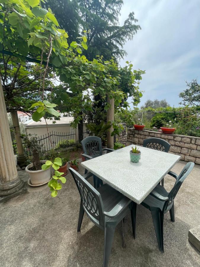 Apartments Mandarina Garden Petrovac ภายนอก รูปภาพ