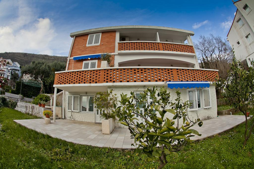 Apartments Mandarina Garden Petrovac ภายนอก รูปภาพ