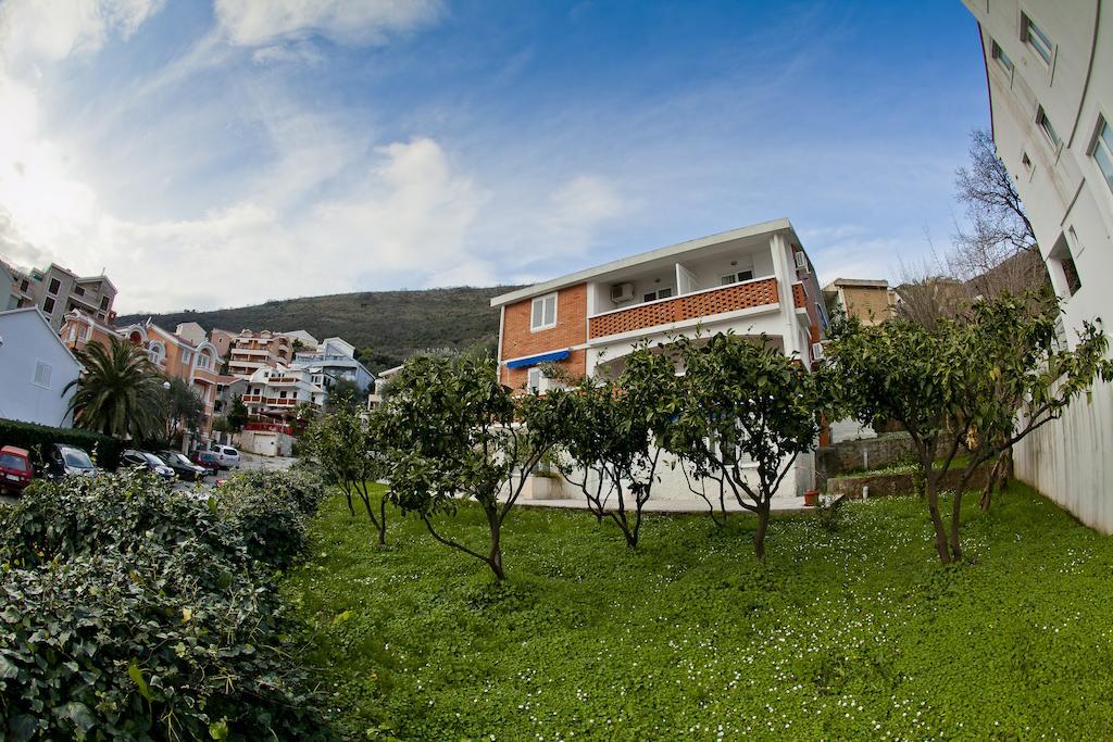 Apartments Mandarina Garden Petrovac ภายนอก รูปภาพ
